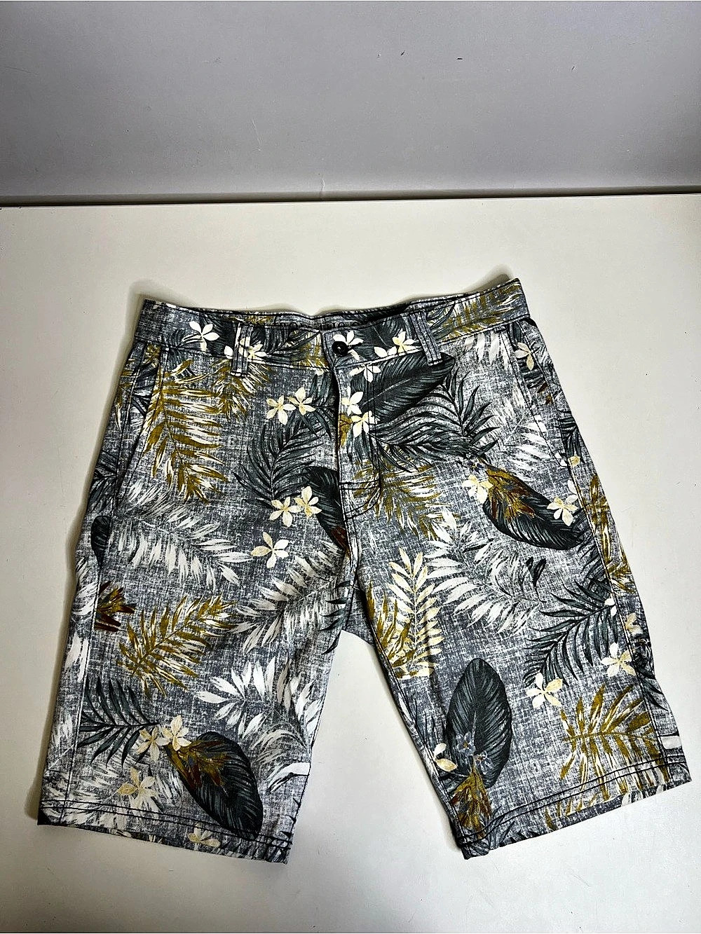Prana Tropical Floral Shorts Gray Yellow Waist 30 Like New